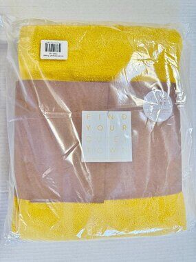 Quiet Town Bath Sheet